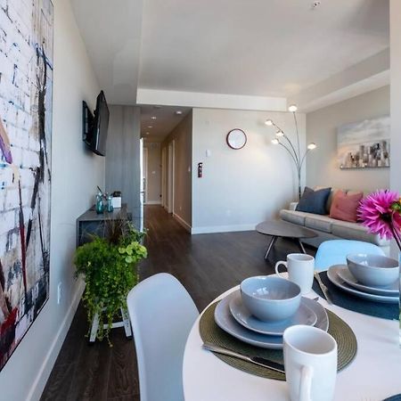 Clean 4Th Floor 1 Bedroom Apt In Old Town China Town Victoria Bagian luar foto
