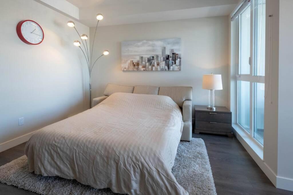 Clean 4Th Floor 1 Bedroom Apt In Old Town China Town Victoria Bagian luar foto